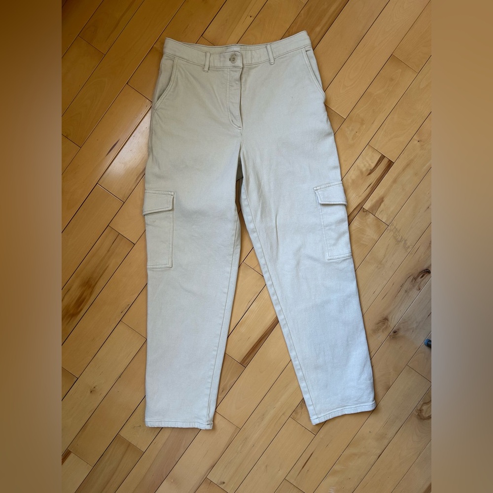 Aritzia Wilfred Cream Modern Cargo Pants - Size 10